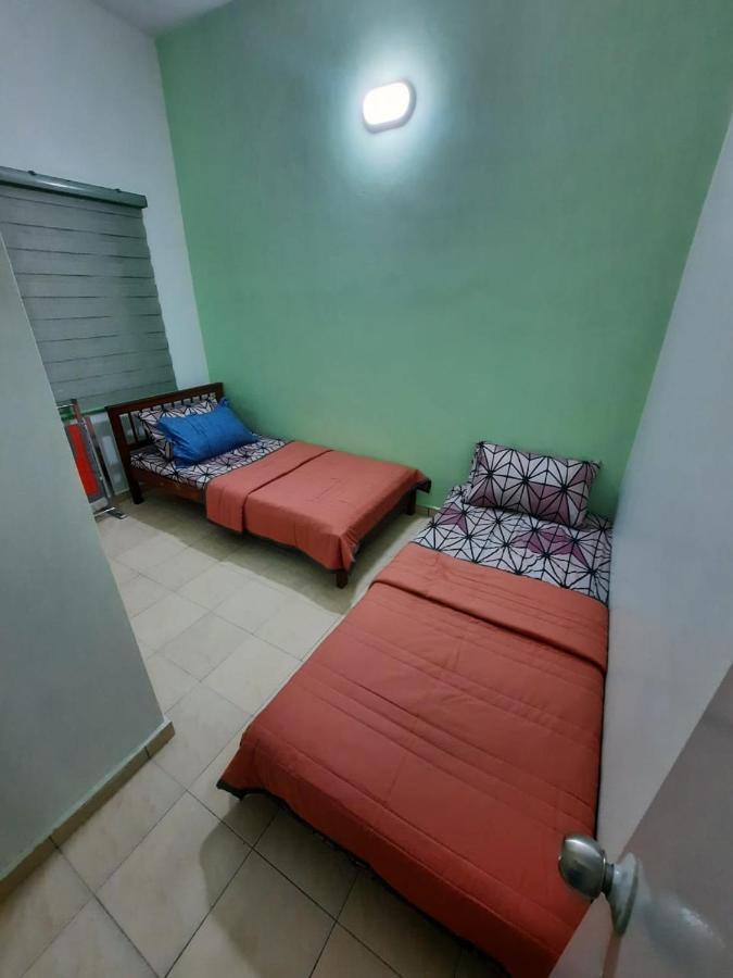 Homestay Dr. Z Klang Buitenkant foto