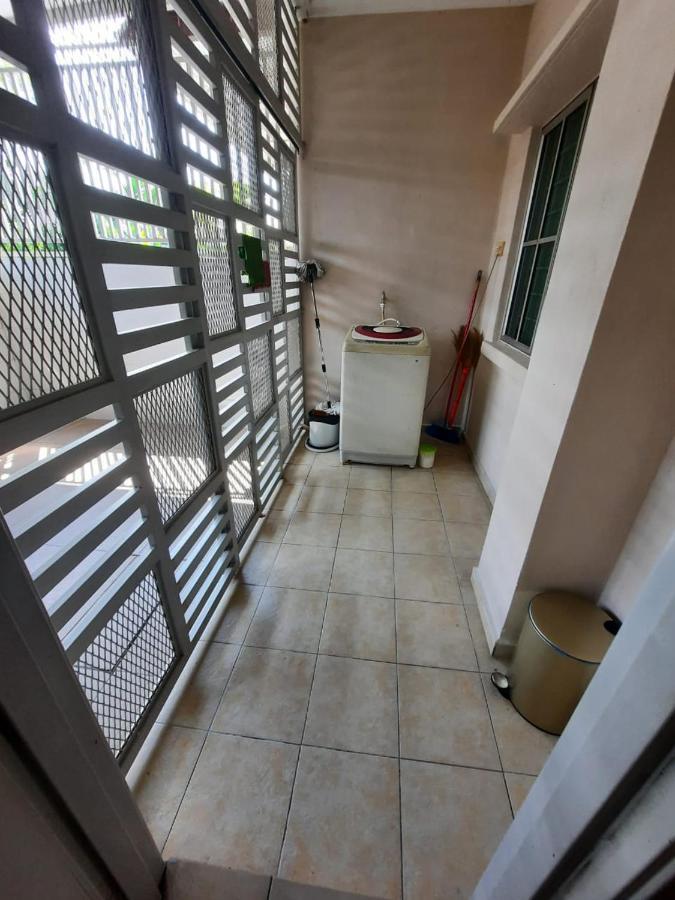 Homestay Dr. Z Klang Buitenkant foto