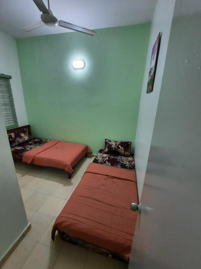 Homestay Dr. Z Klang Buitenkant foto